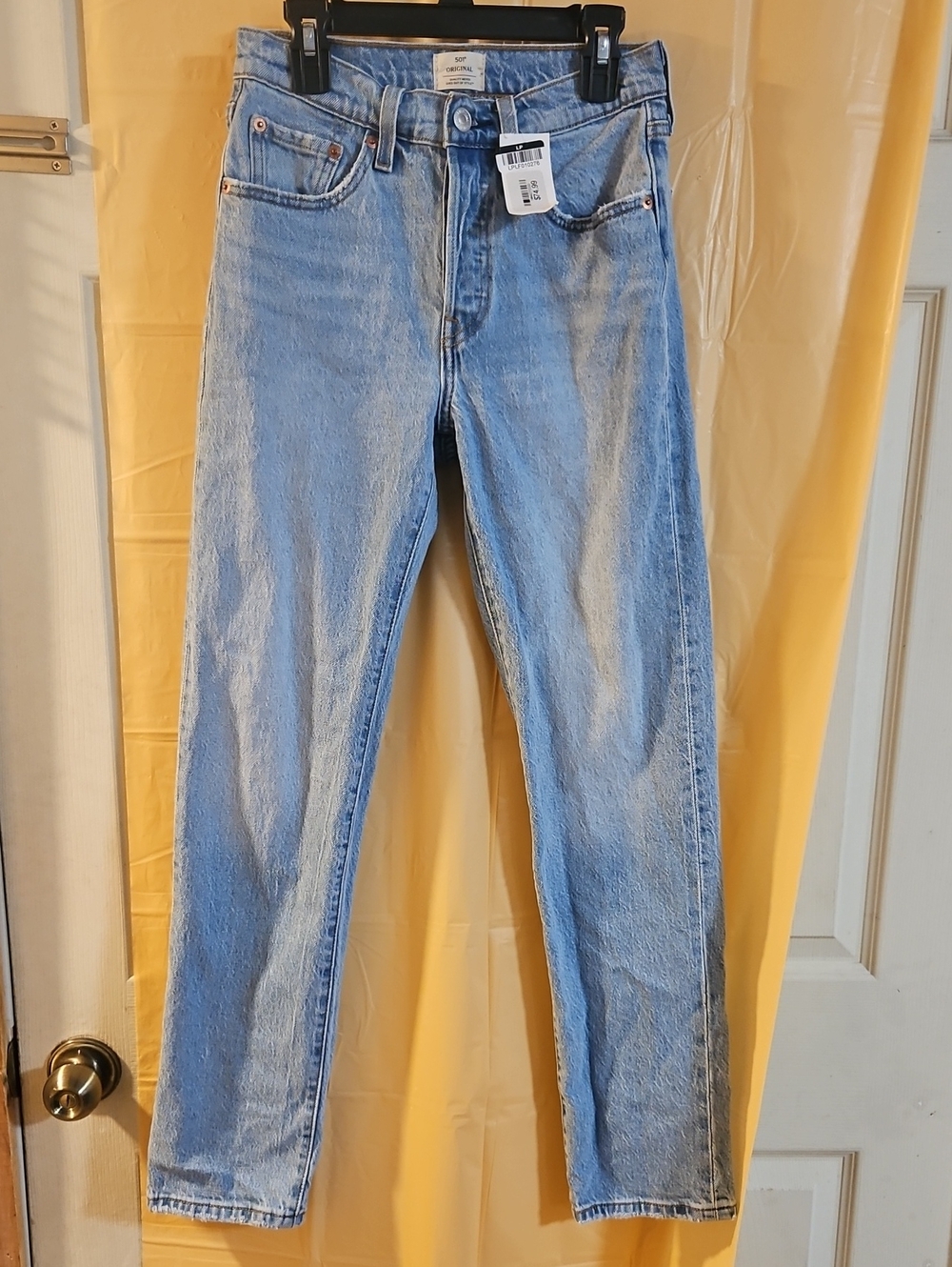 LEVI'S 501 ORIGINAL BUTTON FLY JEANS: LIGHT BLUE: NEW WITH TAGS: SIZE 24